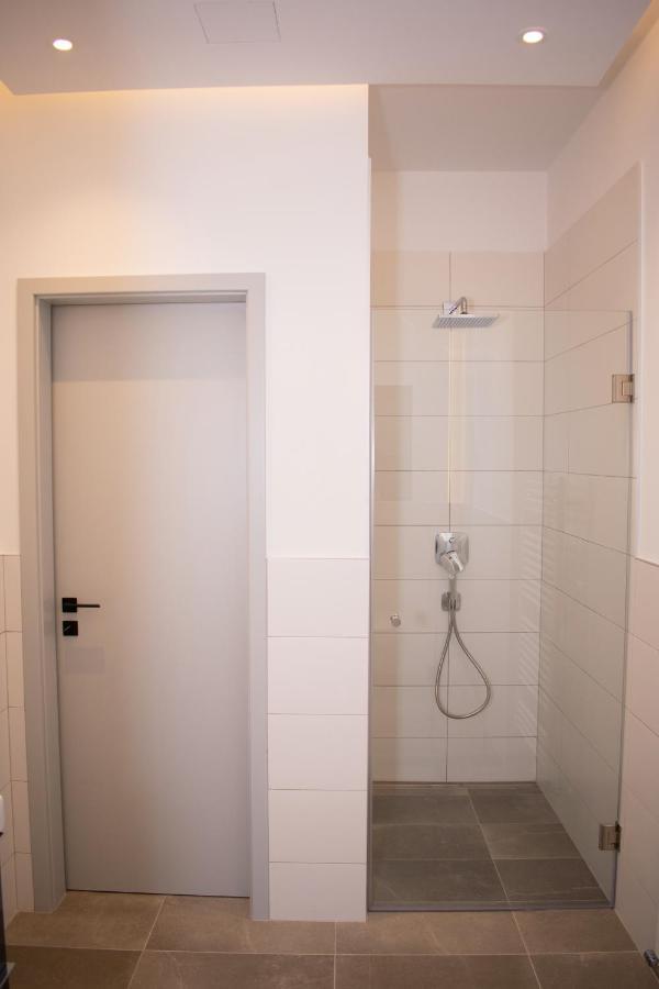 Luxury Cozy 2 Bdr Downtown Apt.5 บูดาเปสต์ ภายนอก รูปภาพ